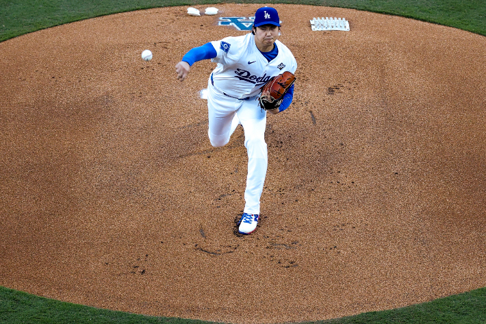 WS '투수' 데뷔전에서 6이닝 4실점 패전을 당한 오타니 쇼헤이. 연합뉴스