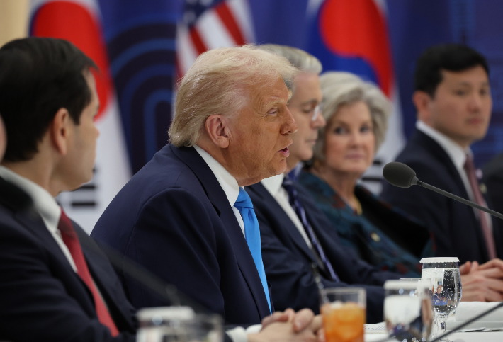 도널드 트럼프 미국 대통령이 29일 경북 경주박물관에서 열린 이재명 대통령과의 한미 정상회담에서 발언하고 있다. 연합뉴스