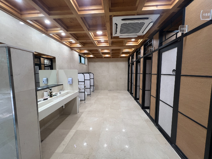 불국사 화장실 리모델링 내부 모습. 경주시 제공