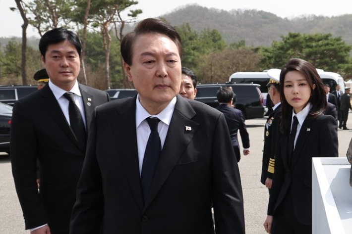 김건희 특검, '비서관 딸 학폭 무마 의혹' 관련 해병 특검 압색