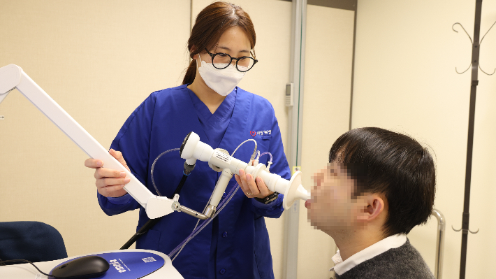 세명기독병원에서 환자가 폐기능 검사를 하고 있다. 포항세명기독병원 제공