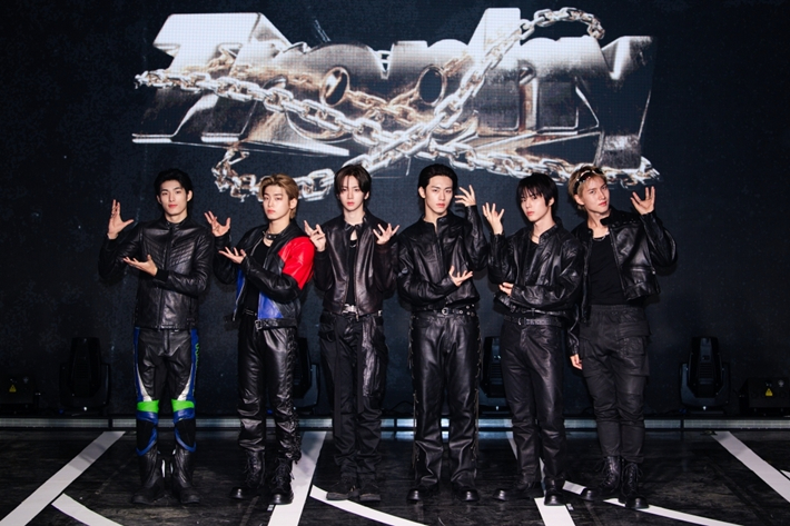 6개월 만에 돌아온 82메이저의 미니 4집 '트로피'는 30일 저녁 6시 각종 음악 사이트에서 발매됐다. 그레이트엠엔터테인먼트 제공