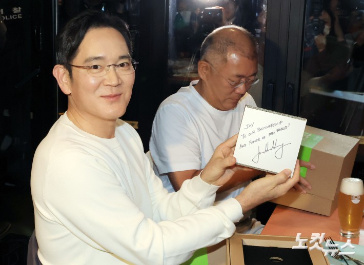 젠슨 황 회장에게 선물 받은 이재용 회장