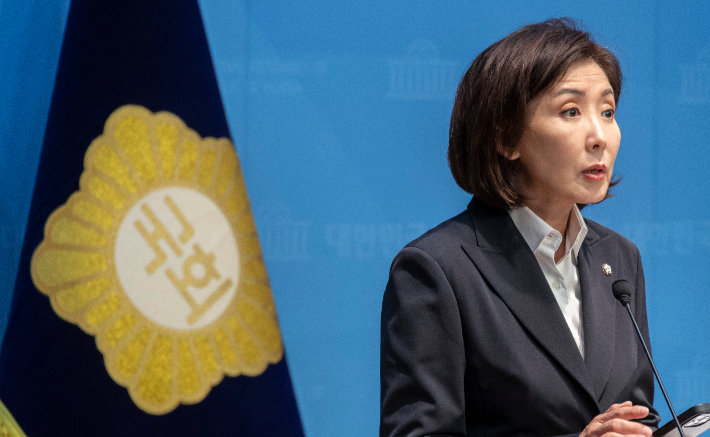 국민의힘 나경원 의원이 31일 국회에서 2025년도 법제사법위원회 국정감사 결산 기자회견을 하고 있다. 연합뉴스