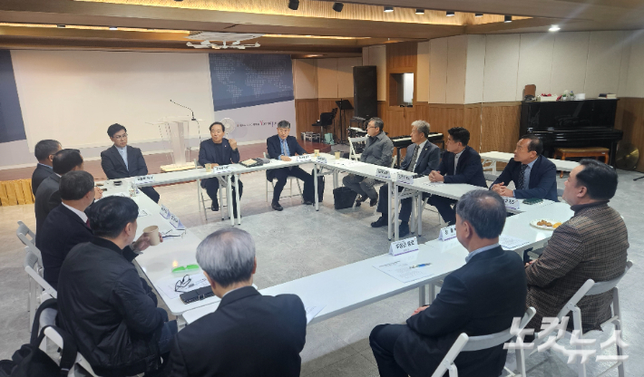 대한예수교장로회 통합총회 사회봉사부(부장 조중현 장로)가 31일 서울 용산구 두텁바위로 영주교회에서 110회기 실행위원회를 열고 회기 사업계획을 확정했다. 송주열 기자