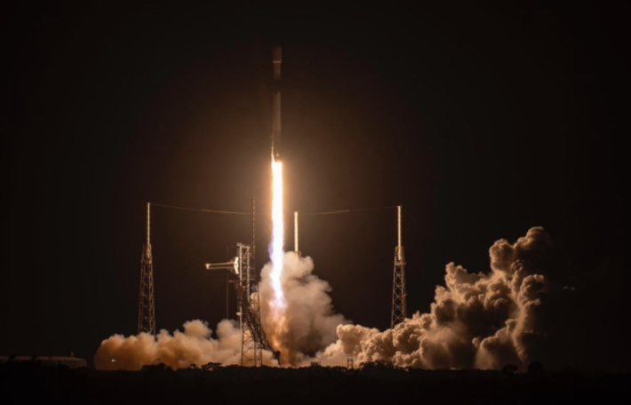 군 정찰 위성 발사. 연합뉴스