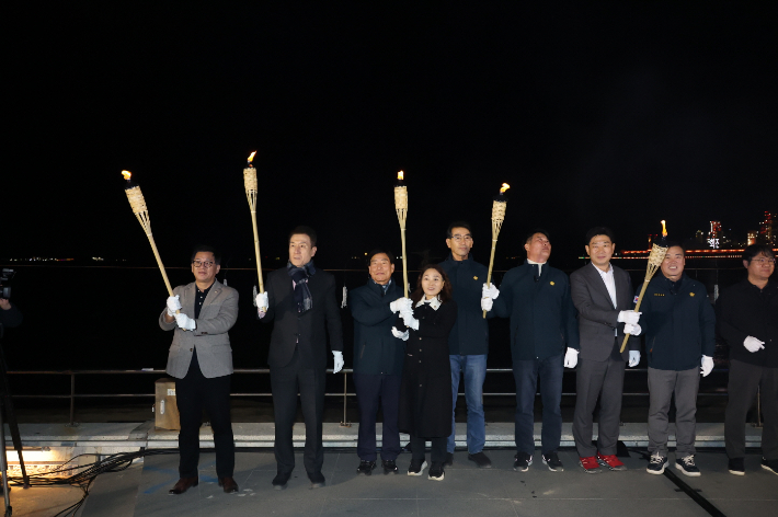 낙화의 밤 점화식. 포항시 제공