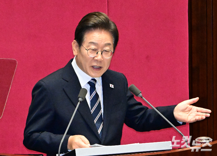 이재명 대통령이 지난 6월 26일 오전 서울 여의도 국회에서 열린 제426회국회(임시회) 제2차 본회의에서 2025년도 제2회 추가경정예산안에 대한 정부의 시정연설을 하고 있다. 윤창원 기자