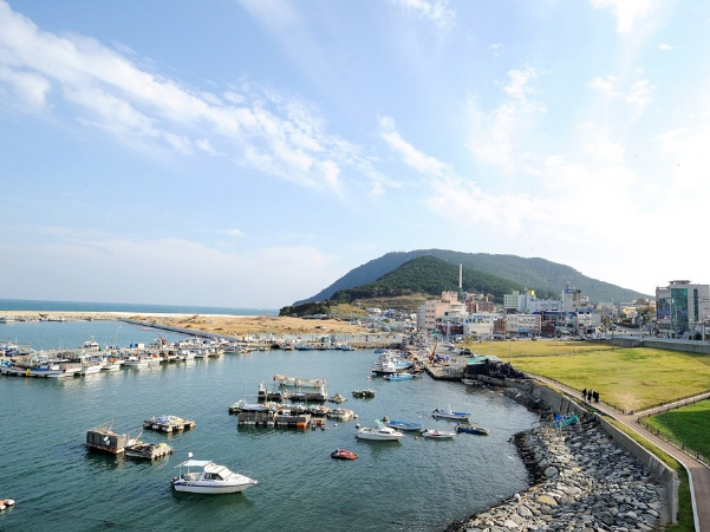 해양수산부는 11월 이달의 어촌여행지로 부산 영도 동삼마을을 선정했다. 해양수산부 제공