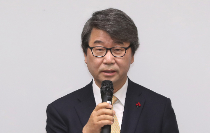 신임 경제사회노동위원회(경사노위) 위원장으로 임명된 김지형 전 대법관. 연합뉴스