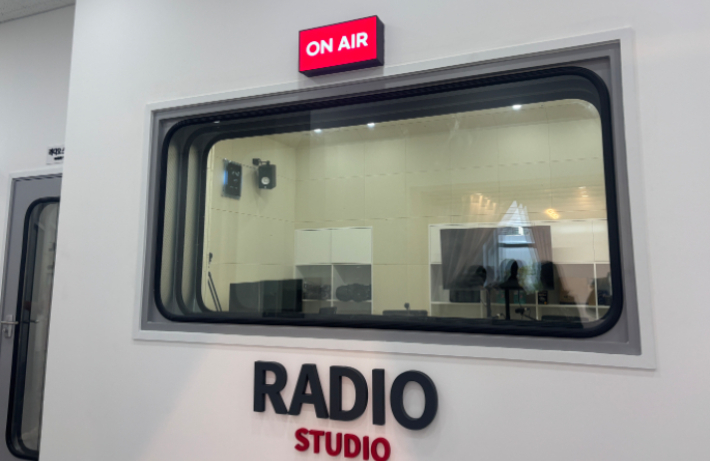 라디오 스튜디오. 속초시 제공