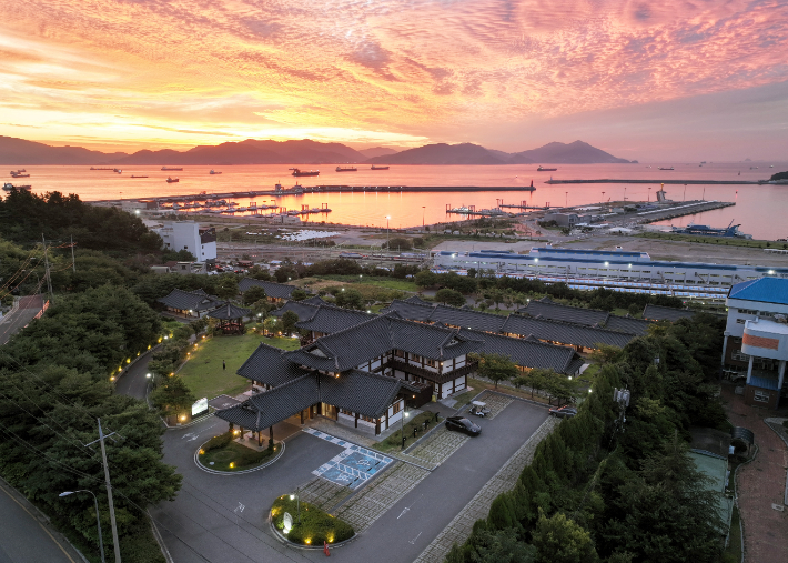 한옥호텔 오동재 전경. 전남개발공사 제공