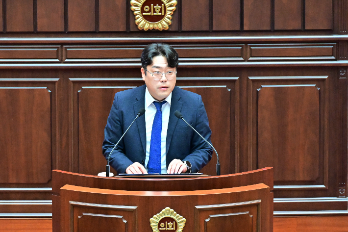 4일 열린 부산시의회 제332회 정례회 5분 자유발언에 나선 더불어민주당 반선호 의원. 시의회 제공