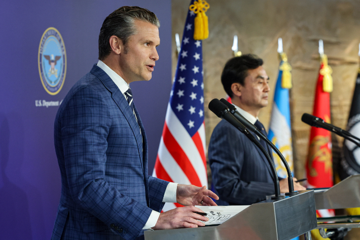 공동기자회견 하는 피트 헤그세스 미국 국방부 장관. 연합뉴스