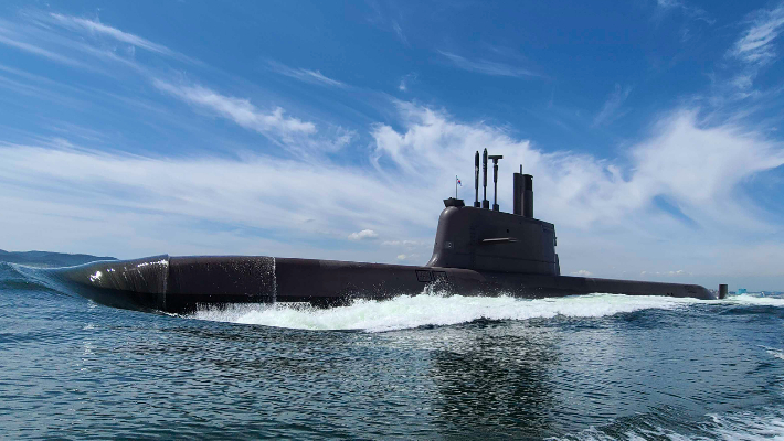 우리나라가 독자적으로 설계한 3천톤급 재래식 잠수함인 장보고(KSS)‑Ⅲ Batch‑I 1번함인 도산 안창호함의 항해 모습. 해군 제공