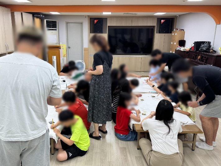 지역아동센터에서 진행된 목공체험. 대전남자단기청소년쉼터 제공