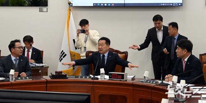 국회정보위전체회의