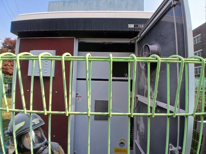 대전 중구 목동초등학교 내 변압기 모습. 대전소방본부 제공
