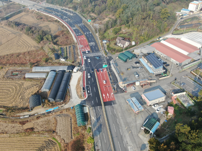 미암3리 일대에 신규 설치된 평면교차로. 증평군 제공