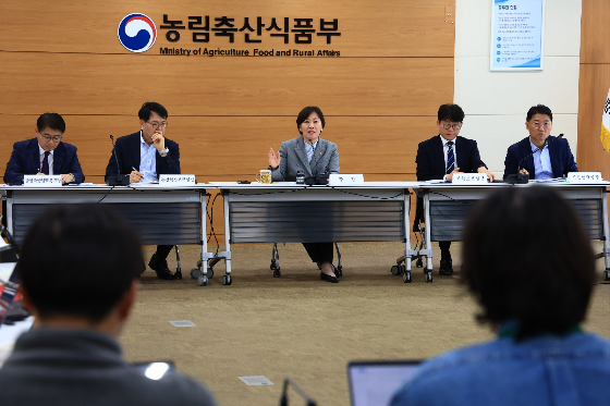 농림축산식품부 송미령 장관은 5일 농식품부 세종청사에서 기자간담회를 갖고 농식품부의 APEC 성과와 농정현안에 대해 설명했다.