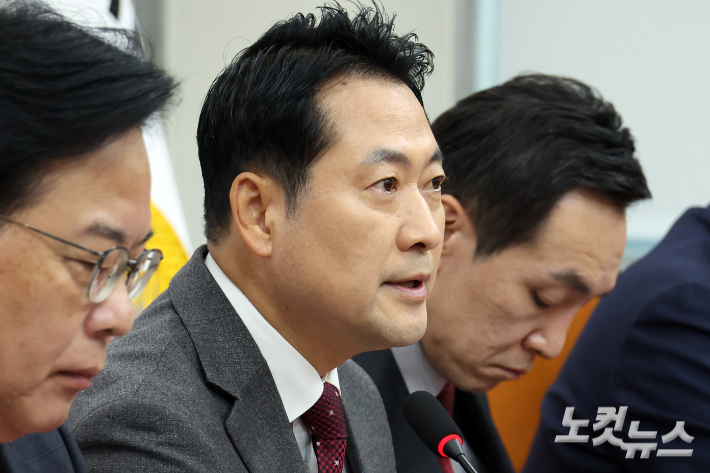 국민의힘 장동혁 대표가 지난 3일 서울 여의도 국회에서 열린 최고위원회의에서 발언을 하고 하고 있다. 윤창원 기자