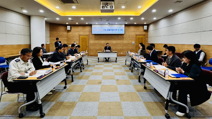 광주광역시는 5일 시청 세미나1실에서 광주시교육청, 광주경찰청, 소방안전본부 등 관계기관과 함께 '수능 종합지원대책 보고회'를 열었다. 광주시 제공