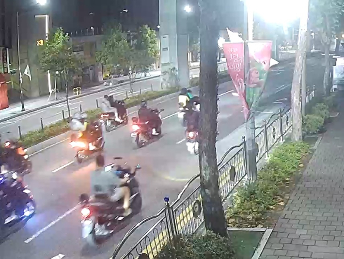 폭주 행위 장면. 대구 동부경찰서 제공