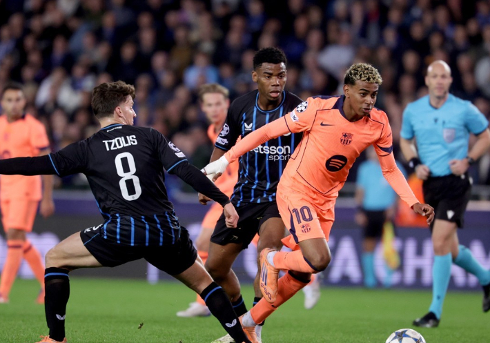 돌파를 시도하는 바르셀로나의 라민 야말(오른쪽). 연합뉴스