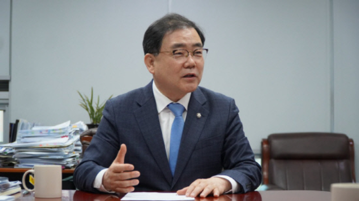 허성무 더불어민주당 경남도당위원장. 경남도당 제공