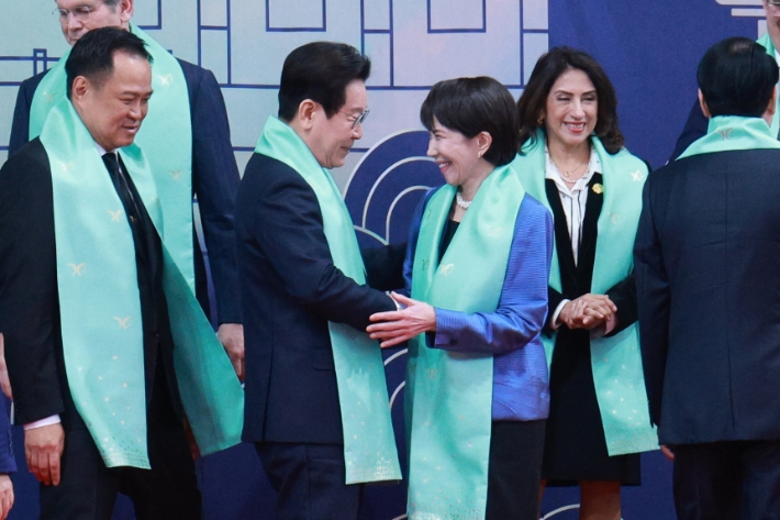 이재명 대통령과 다카이치 일본 총리. 연합뉴스