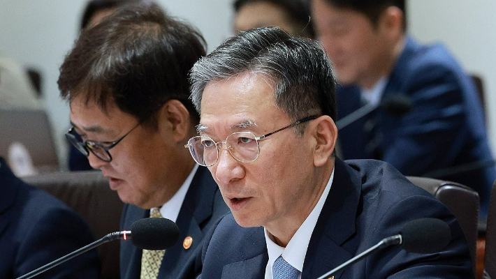 정성호 법무부 장관이 9일 서울 용산 대통령실에서 열린 국무회의에서 발언하고 있다. 연합뉴스