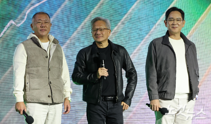 젠슨 황 엔비디아 최고경영자(CEO)와 이재용 삼성전자 회장, 정의선 현대차그룹 회장이 지난달 30일 서울 강남구 코엑스에서 열린 엔비디아 지포스 게이머 페스티벌에 참석해 있다. 류영주 기자