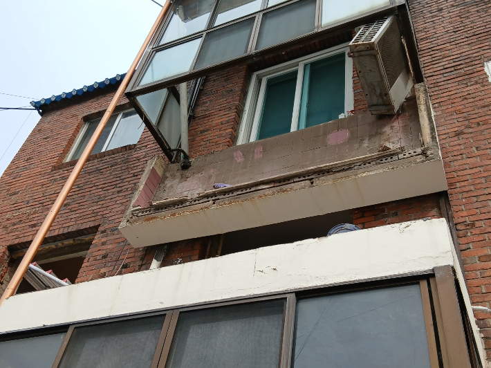 리모델링 작업 중 무너진 바닥…50대 노동자 사망