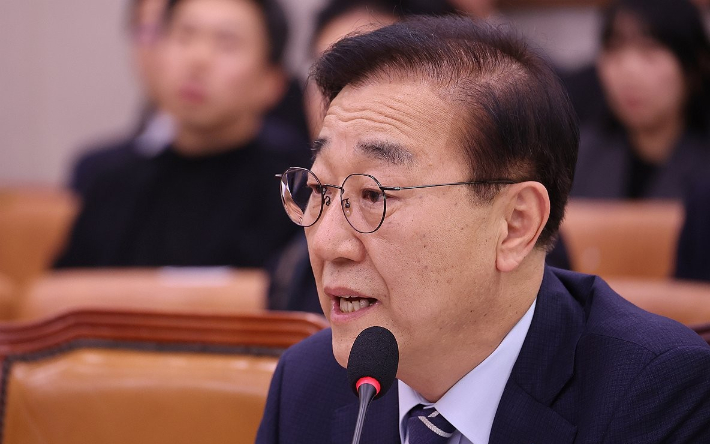 서울 여의도 국회에서 열린 법제사법위원회 전체회의에서 김윤덕 국토교통부 장관이 질의에 답하고 있다. 연합뉴스