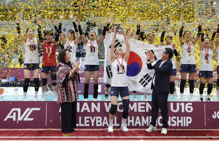 2025 U-16 아시아선수권대회 우승을 차지한 한국 여자 대표팀. 아시아배구연맹 페이스북 캡처
