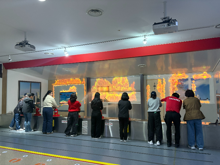 재한외국인 대상 119안전체험 행사. 여수출입국·외국인사무소 제공