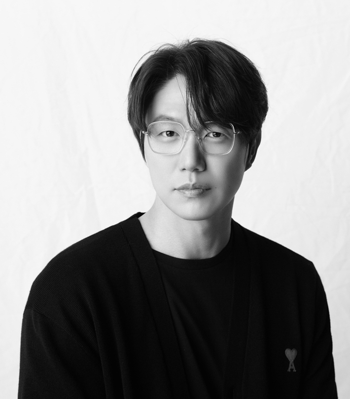 가수 성시경이 올해 연말 공연에 도전한다고 9일 밝혔다. 에스케이재원 제공