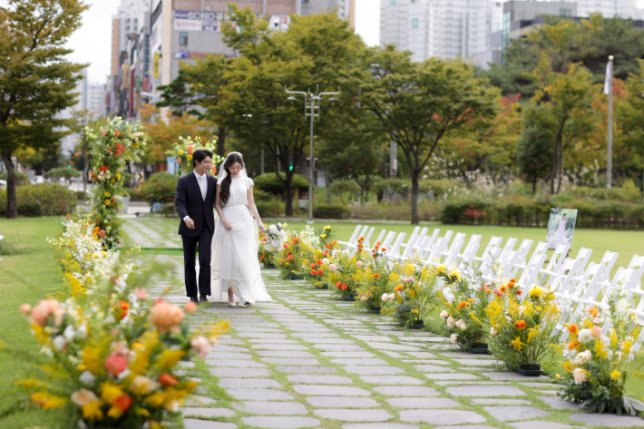 전북도청 잔디광장 결혼식 예시. 전북도 제공