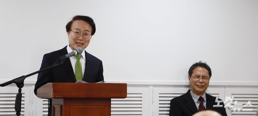 이사 김민호 목사(무돌교회)가 "사람들이 신명나게 예수 믿게 하고 아름다운 세상을 만드는 기독교 하나님 나라 운동을 펼치고자 한다"며 경과보고(2025년 5월 12일: 발기인 총회 개최. 8월 6일: 사단법인 '아가페컬처광주' 설립 인가. 8월 28일: 사업자 등록증 정식 발부)를 하고 있다. 한세민 