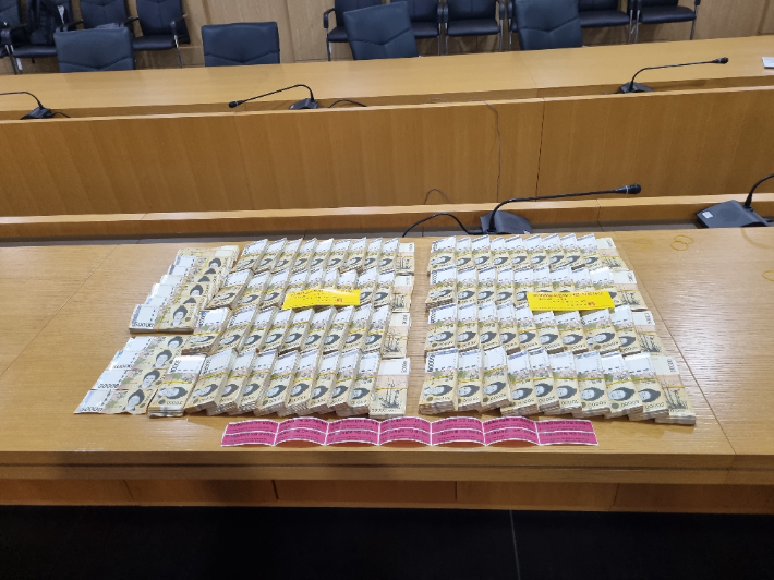 압구정 B씨의 집에서 발견된 돈다발. 서울시 제공