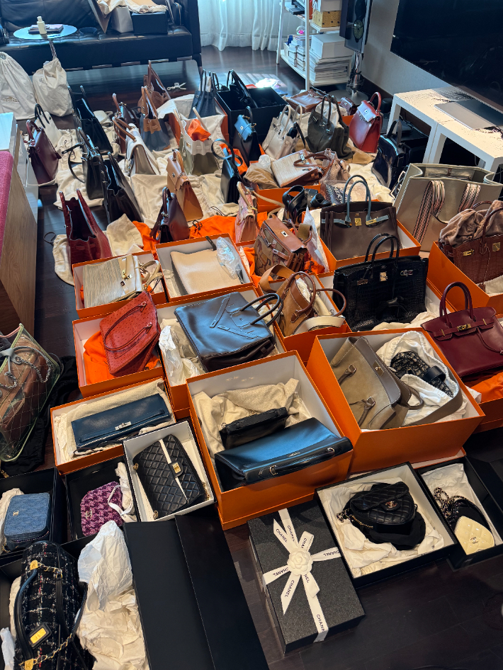 한남동 A씨의 집에서 발견된 명품 가방. 서울시 제공