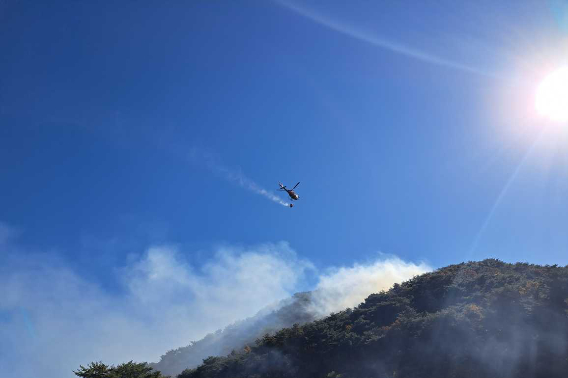 10일 오전 11시 36분쯤 강원 화천군 간동면 방천리 한 야산에서 난 불이 약 2시간 만에 꺼졌다. 강원소방본부 제공