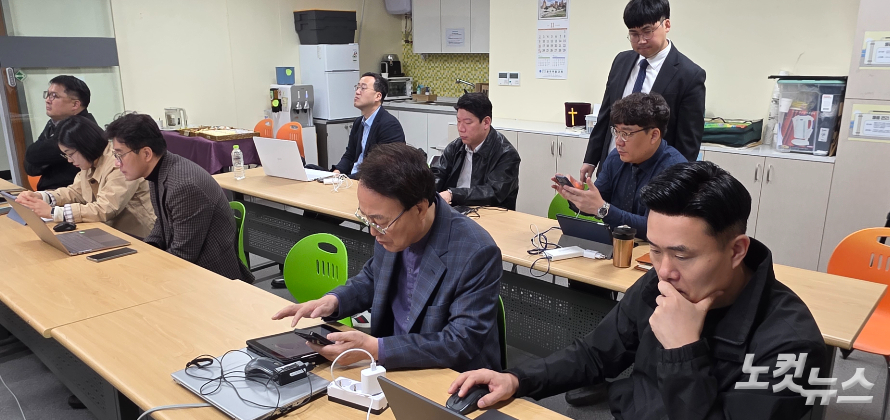 참석한 목회자들이 실습하고 있다. 한세민 교계기자