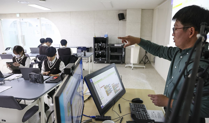 고교학점제 '스마트콘텐츠 실무 수업'이 진행되고 있다. 연합뉴스