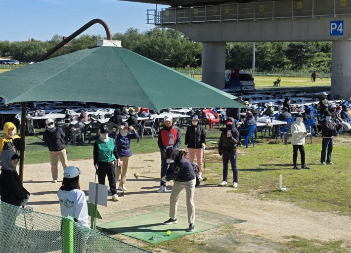 포항시가 고령화 시대에 대응해 시민들의 여가와 시민 체육 복지 향상을 위한 파크골프장 시설 인프라 구축 강화에 나선다. 포항시 제공