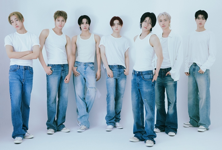 지난 6일 첫 번째 미니앨범 '라우더 댄 에버'로 컴백한 신인 보이그룹 뉴비트. 비트인터렉티브 제공