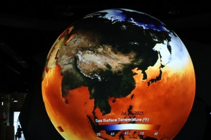 국립대구과학관에 설치된 지구 해수면 온도를 나타내는 전시물. 연합뉴스