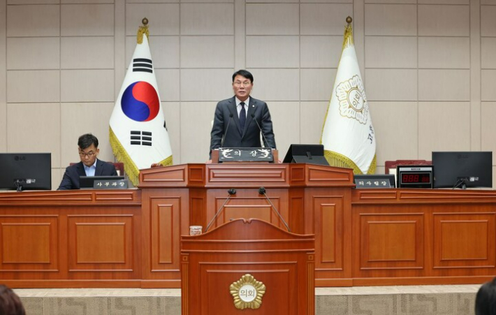 류제동 의장이 개회사를 하고 있다. 고흥군의회 제공