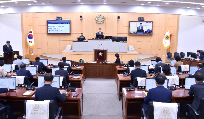 여수시의회는 11일 제252회 정례회를 개최했다. 여수시의회 제공