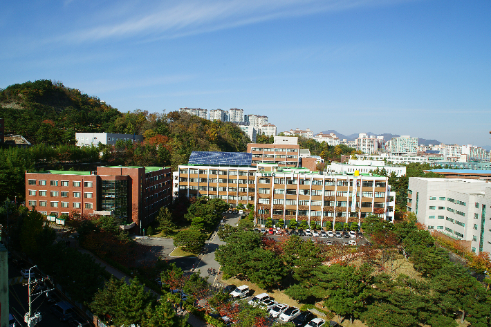 울산과학대는 11월 15일 오전 10시부터 오후 5시까지 과학대 서부캠퍼스 1공학관 1층 행정지원실에서 입학박람회를 진행한다. 울산과학대학교 제공 